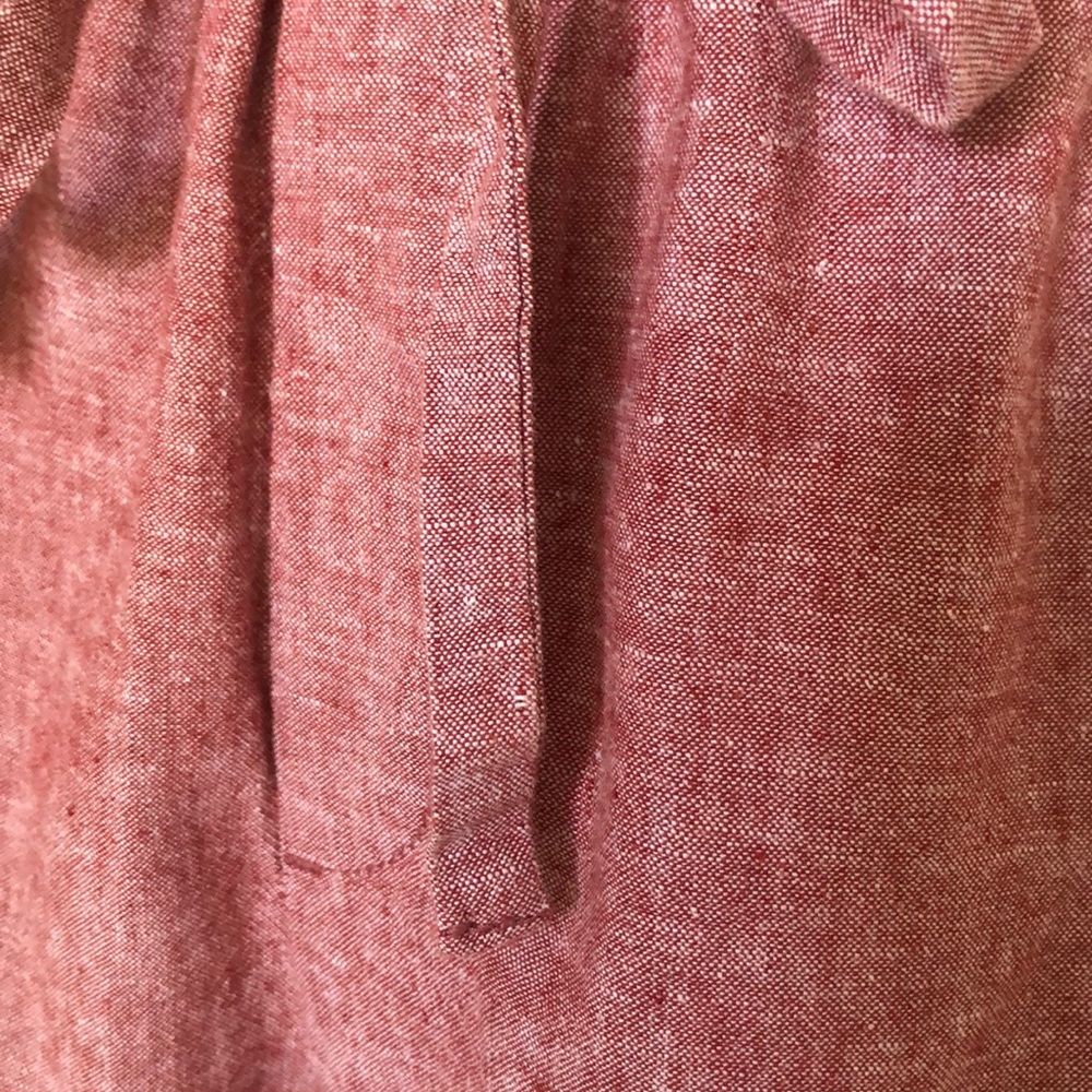 UNIQLO HIGH WAIST SHORTS. - Picture 2 of 7